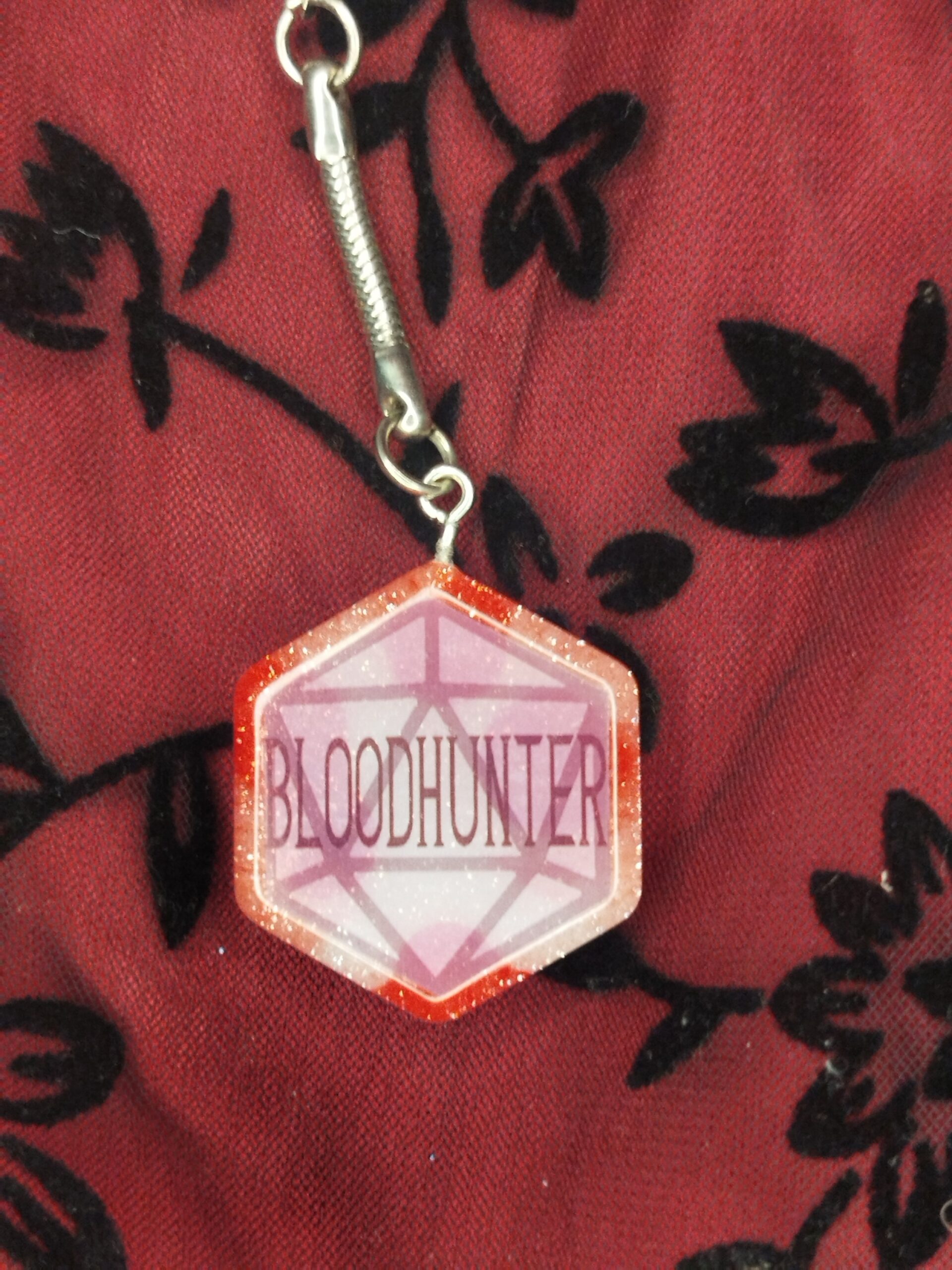 Bloodhunter kulcstartó - Fehér - Vörös