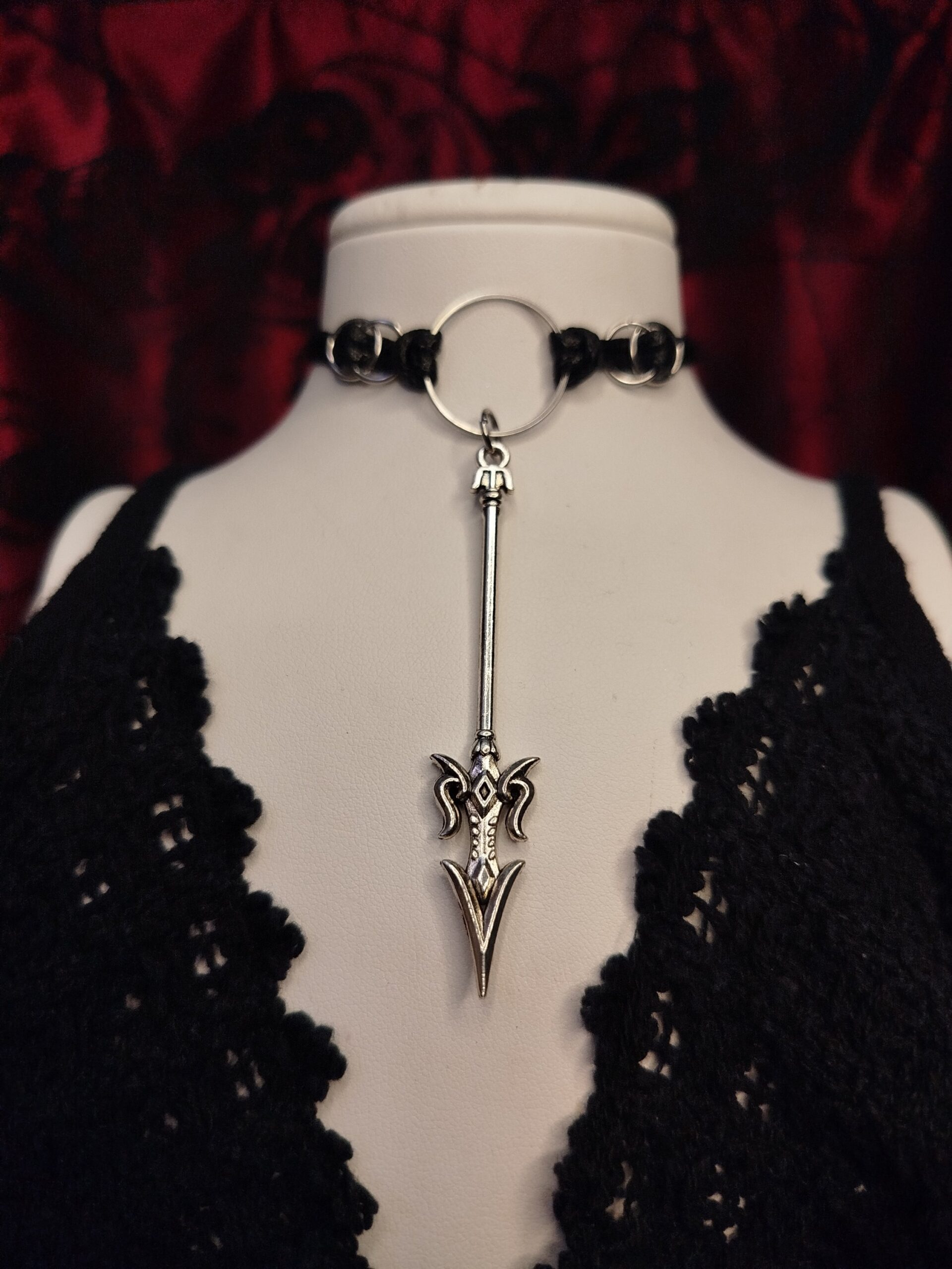 Triton Nemesacél műbőr choker és nyaklánc egyben