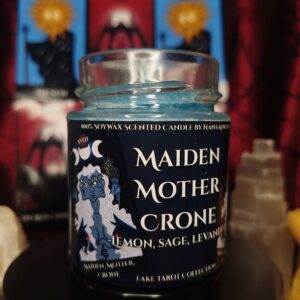 Maiden Mother Crone - Hekaté, azaz a Hold - szójaviasz illatgyertya a Hamis Tarot Kollekcióból