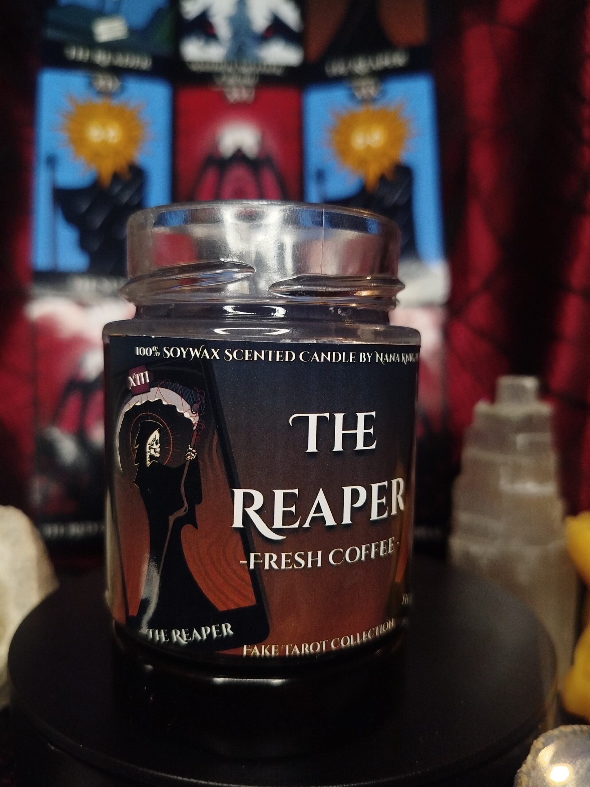 The Reaper - A Kaszás, avagy Halál - szójaviasz illatgyertya a Hamis Tarot Kollekcióból