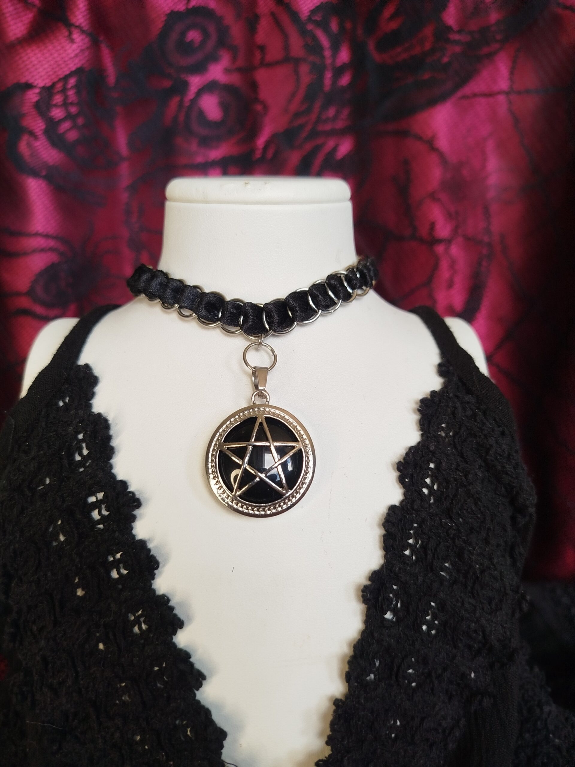 Yennefer - Fémmel fonott szatén choker