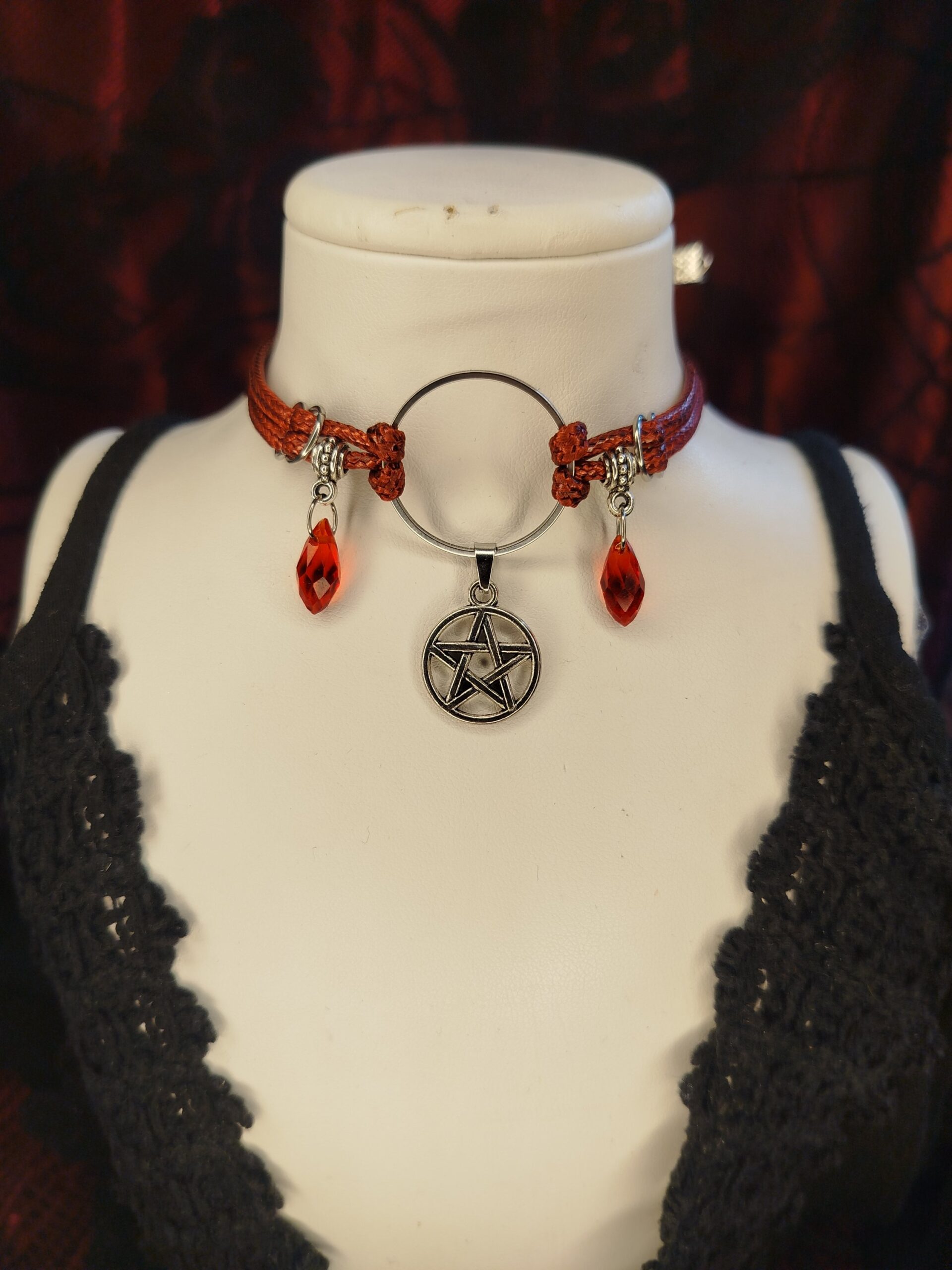 Crimson Witch Nemesacél műbőr choker és nyaklánc egyben